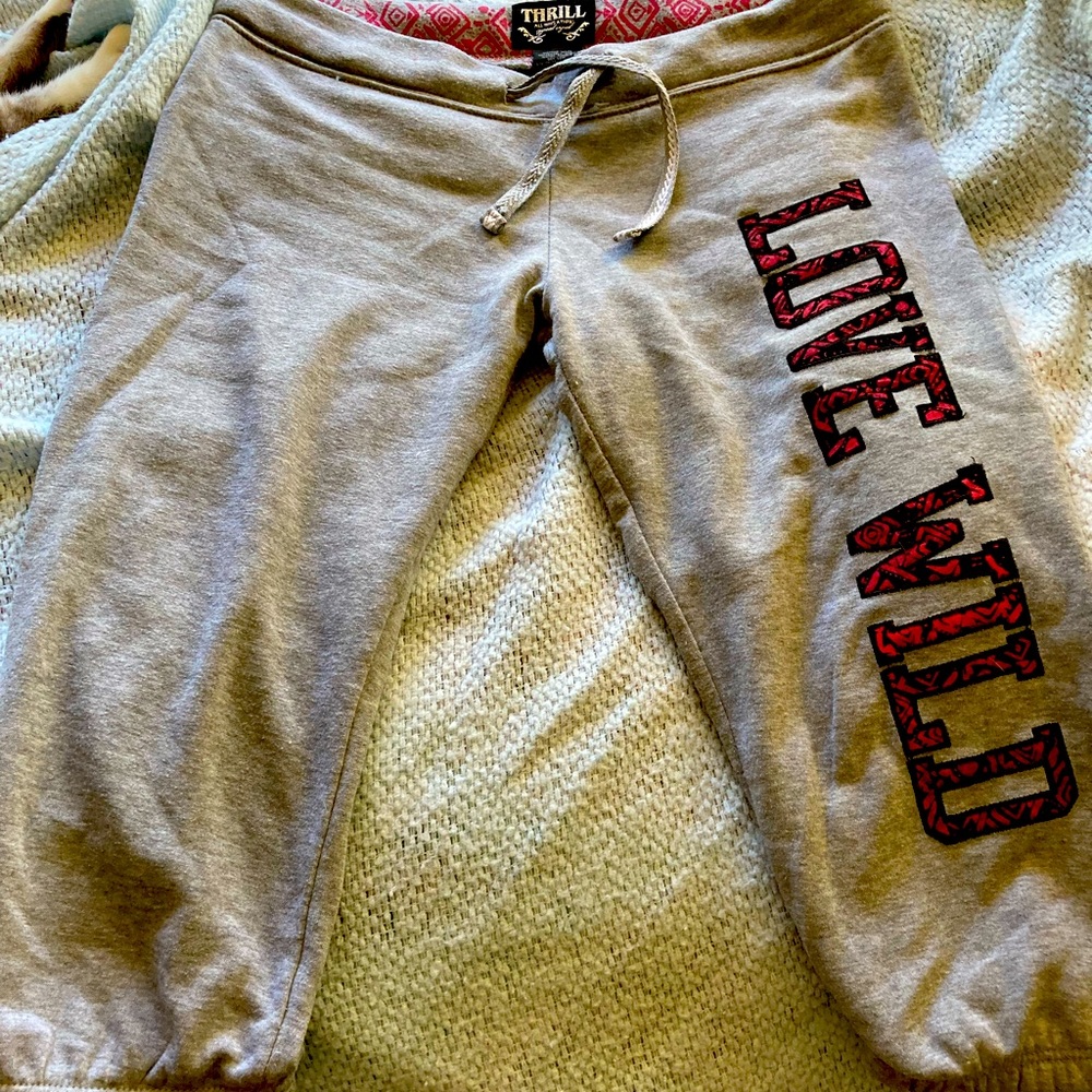 XL Capri Heather Gray Sweats “Love Wild”